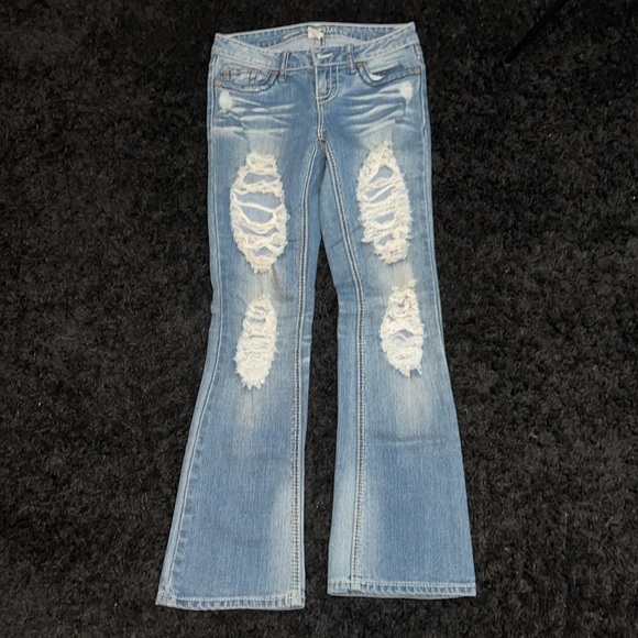 Blue Jeans - Picture 2 of 8